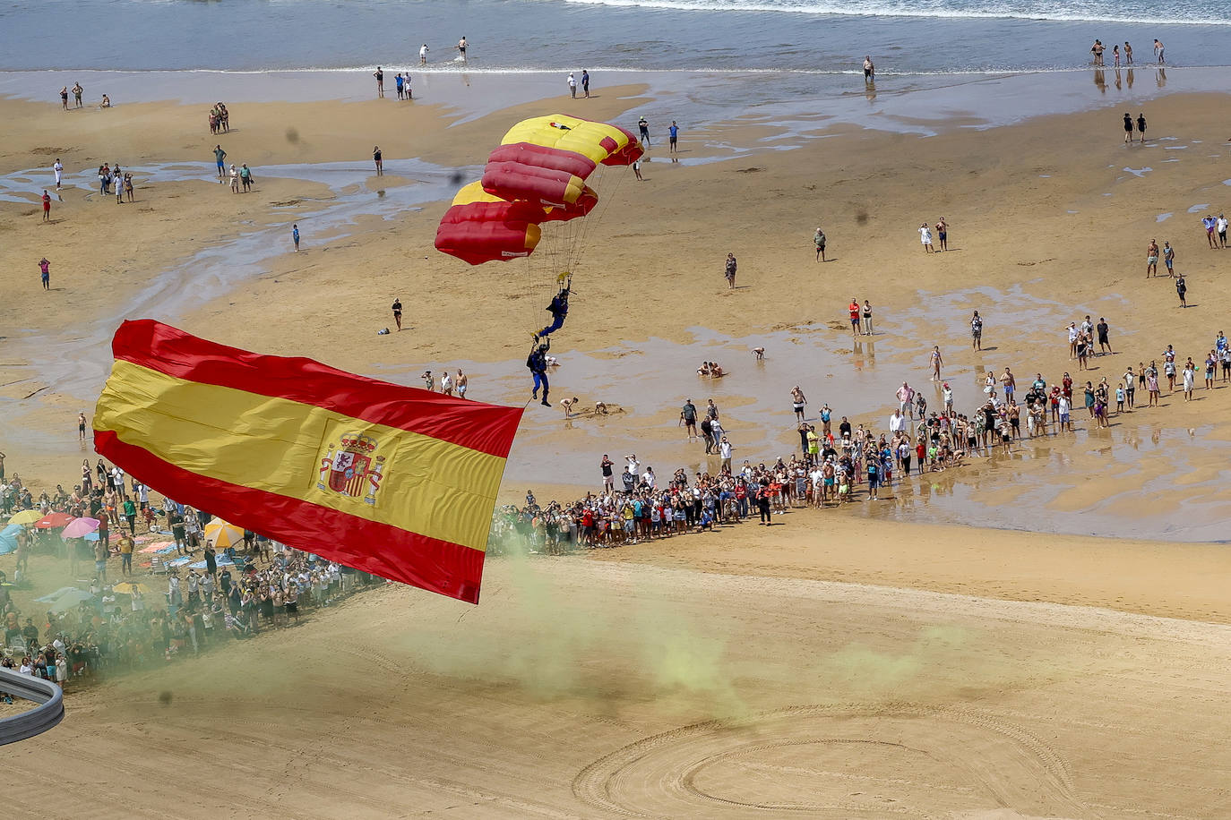 Festival Aéreo Internacional: Gijón disfruta del espectáculo en el cielo