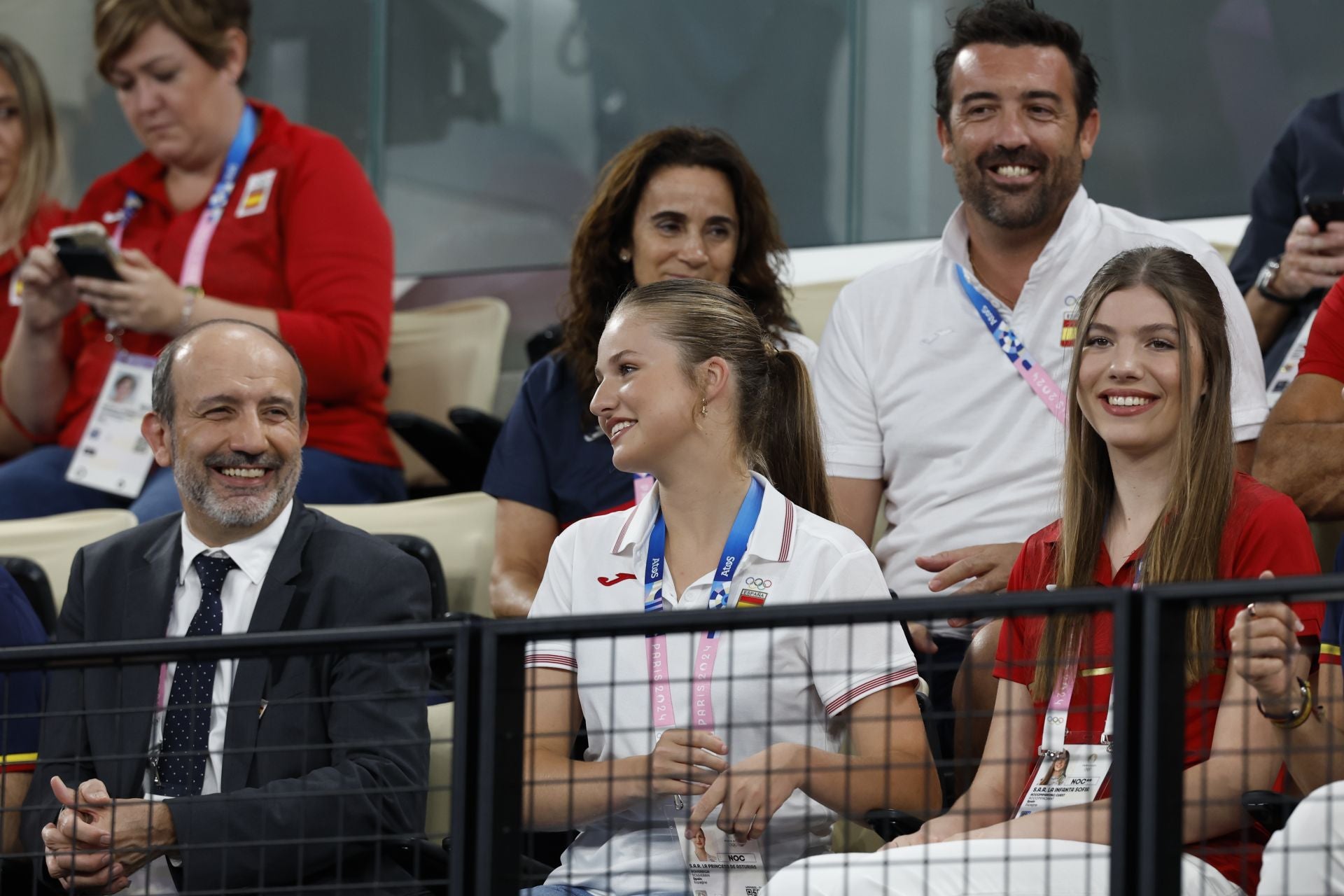 La princesa Leonor y la infanta Sofía, en los Juegos Olímpicos animando a España