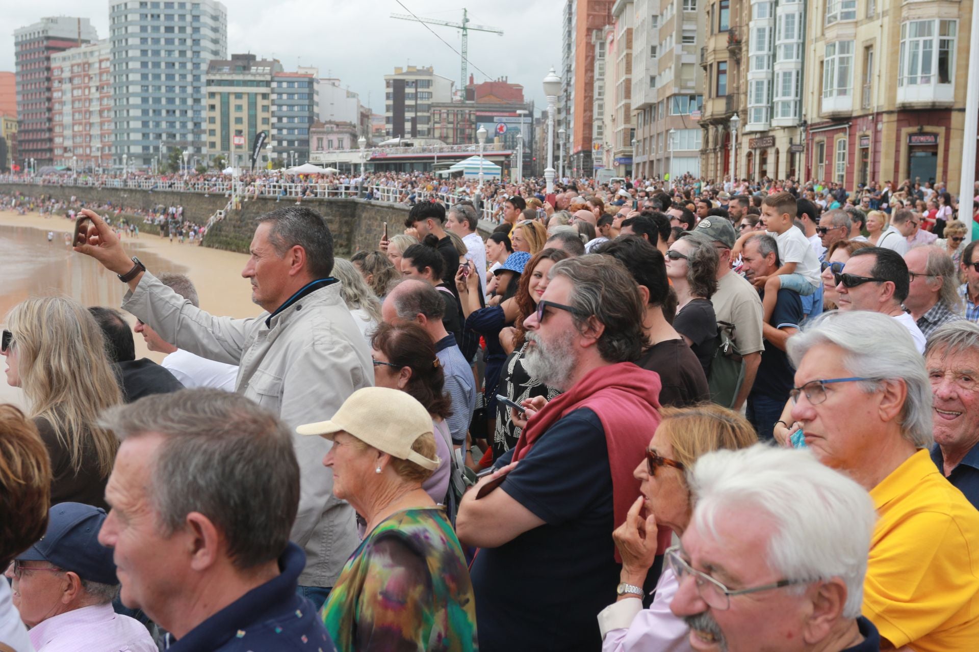 Gijón se vuelca con el Festival Aéreo