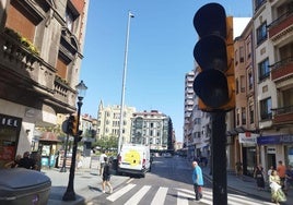 Semáforos apagados en la calle San Bernardo.