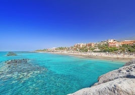 La playa de las Américas, en Costa Adeje, donde apareció el cadaver del joven asturian.