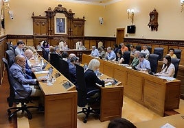 Vídeo: la retirada del monumento de los 'Héroes de Simancas' no se aprueba en el Pleno de Gijón