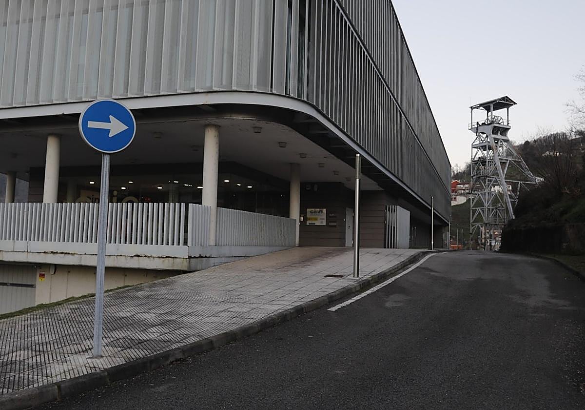 Actual centro TIC de El Entrego.