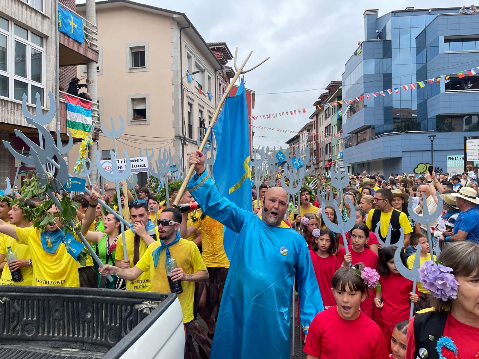 La Fiesta de les Piragües desborda Arriondas