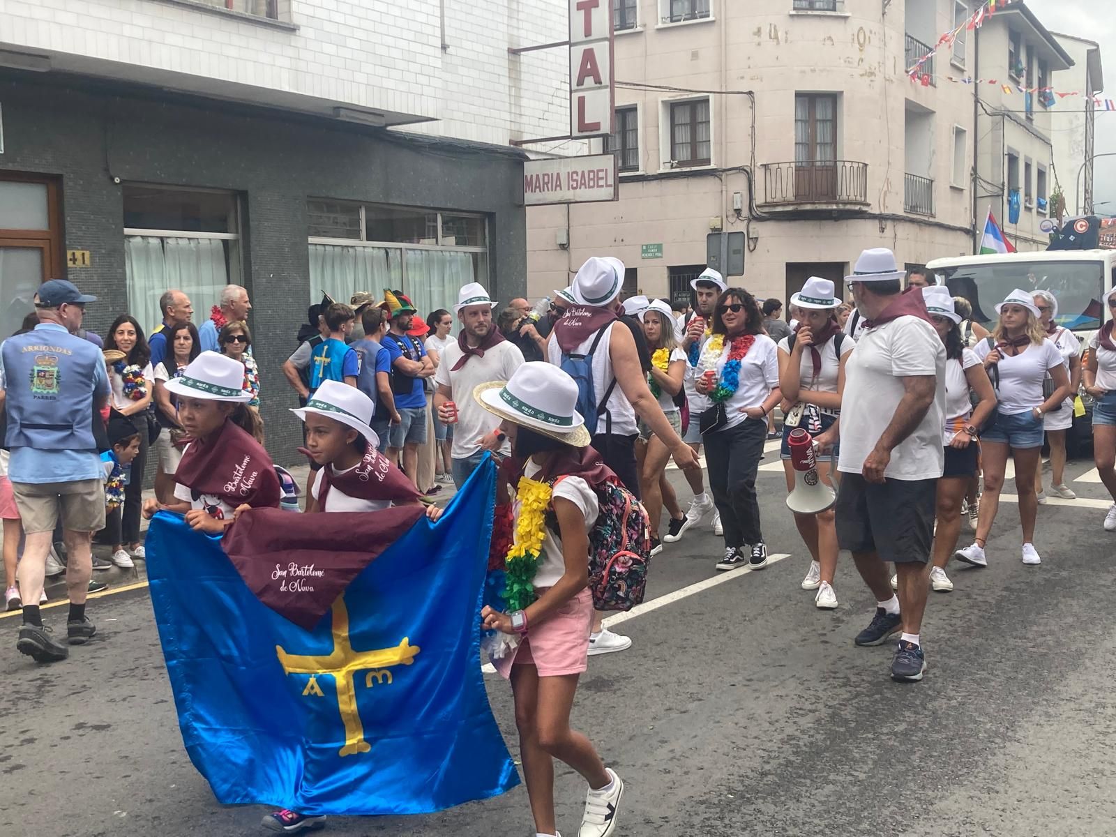 La Fiesta de les Piragües desborda Arriondas