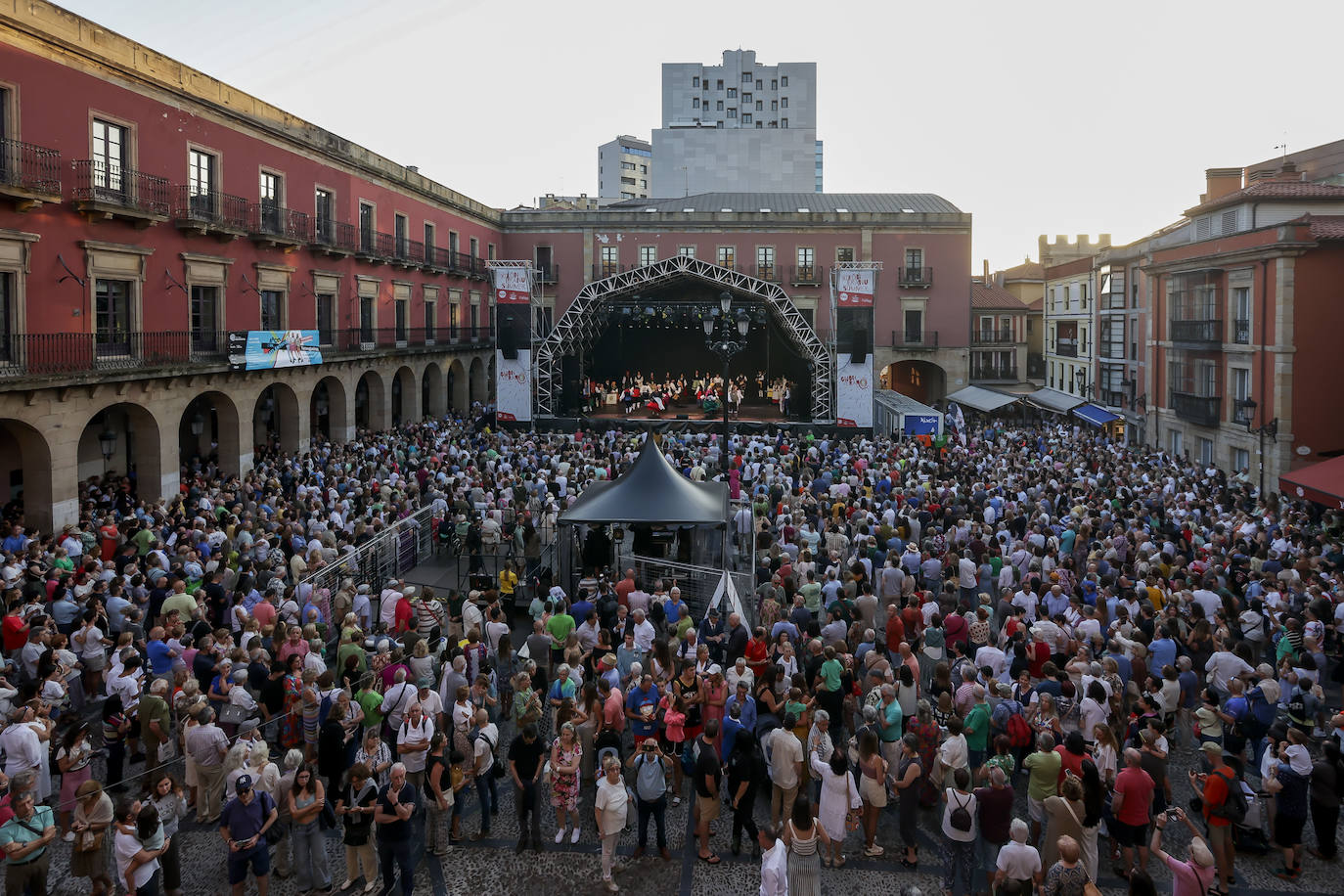 José Ángel Abad abre la Semana Grande