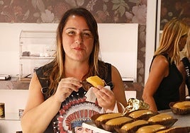 El Día del Turismo tuvo como protagonista al popular dulce de Camilo de Blas, que recibió un homenaje por el centenario de esta receta, creada en 1924 en exclusiva para la Feria de Muestras.