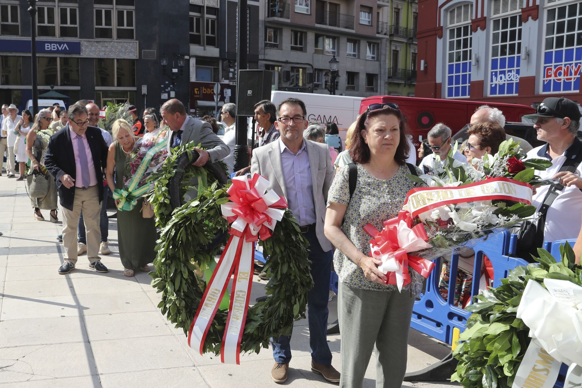 Homenaje y ofrenda floral a Jovellanos en Gijón