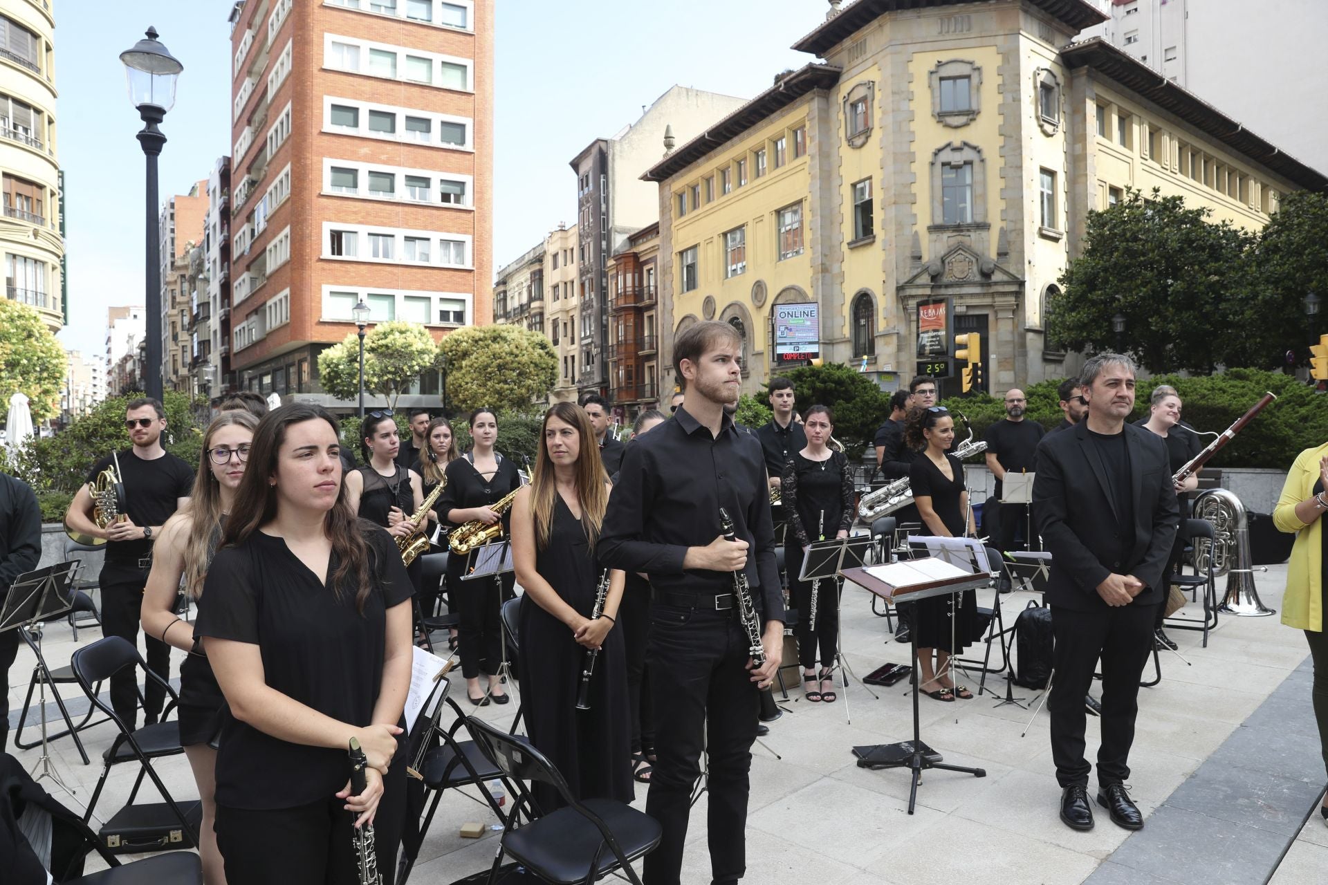 Homenaje y ofrenda floral a Jovellanos en Gijón