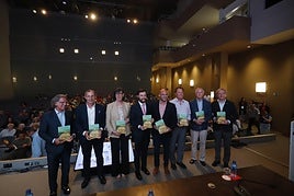 Presentación del libro del centenario.Alfredo Fernández, Pedro López Ferrer, Nieves Roqueñí, Rafael Suárez-Muñiz, Jesús Martínez Salvador, Félix Baragaño, Fernando Adaro y Álvaro Alonso Ordás.