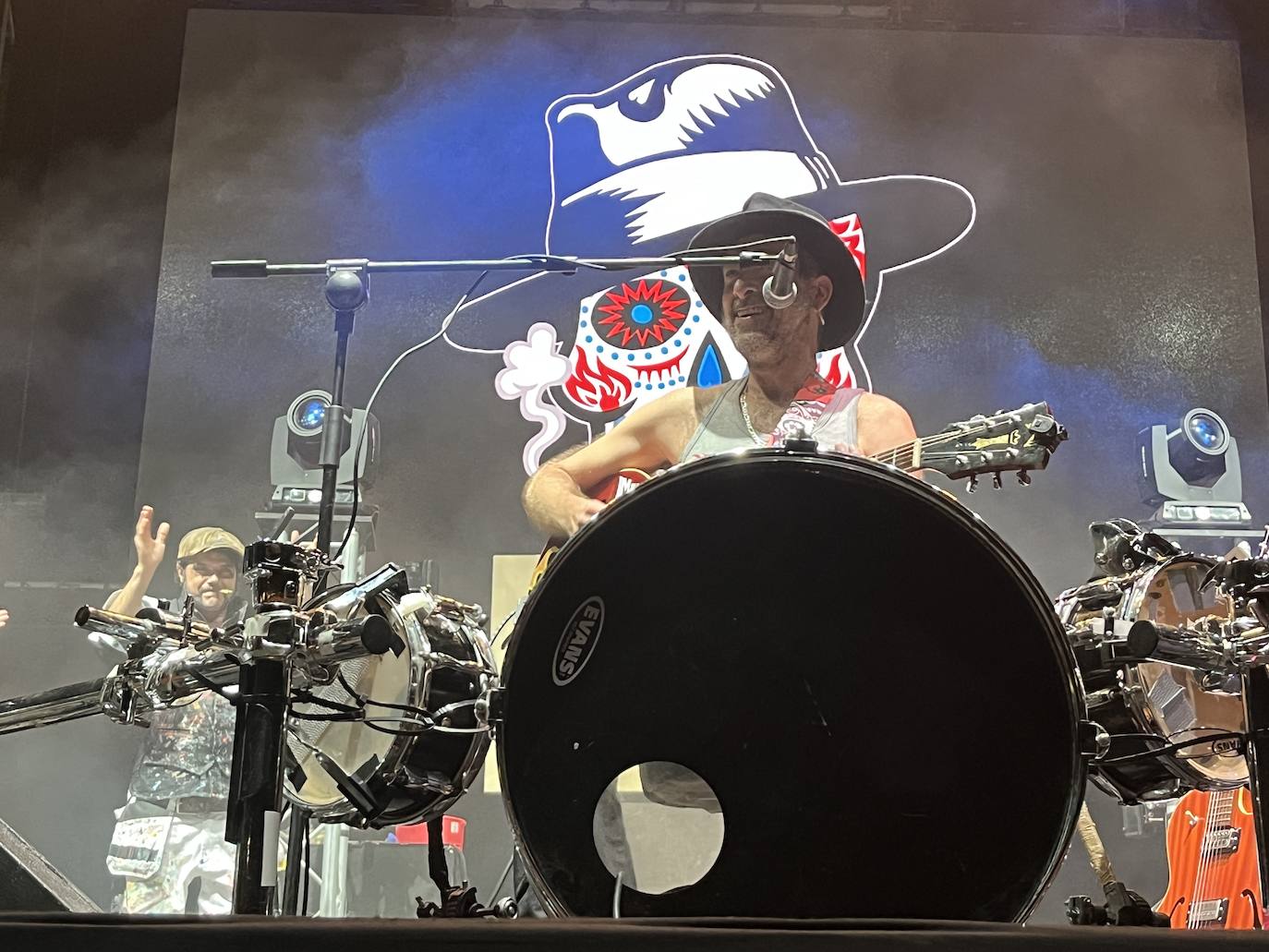 Enol y Muchachito Bombo Infierno triunfan en Gijón