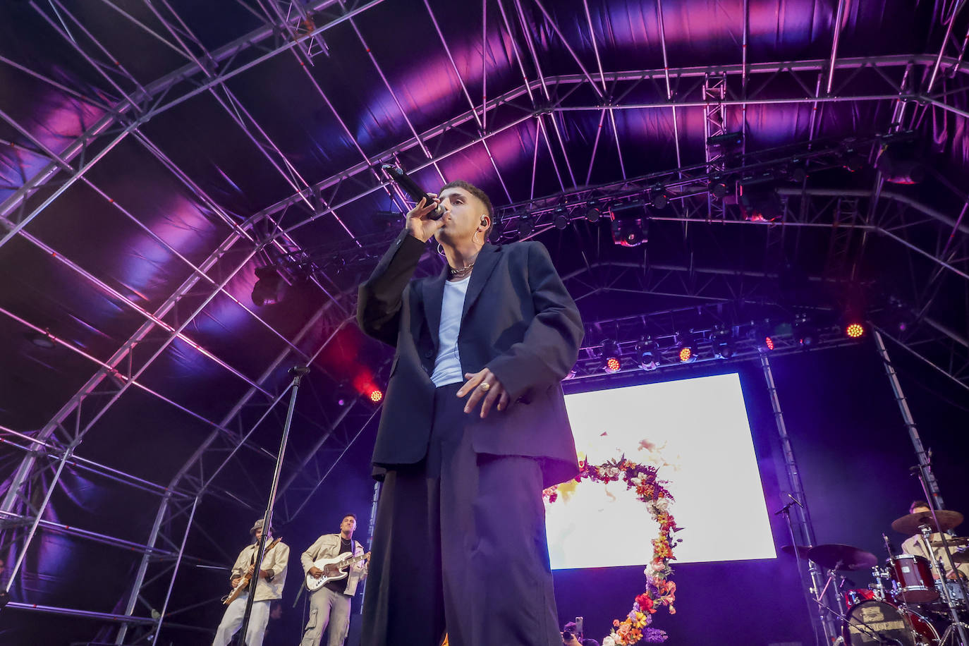 Enol y Muchachito Bombo Infierno triunfan en Gijón