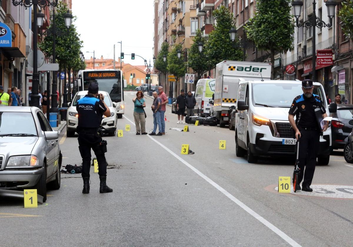 Los agentes reconstruyen el accidente poco después.