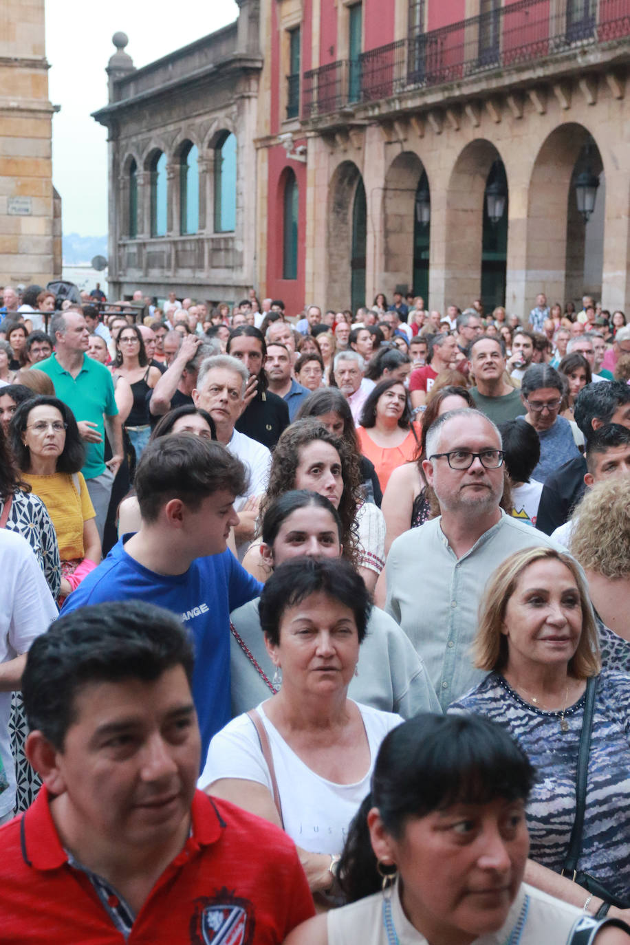 Donna y las Dinamos hacen bailar a Gijón