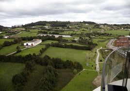 Terrenos por donde discurre el vial de Jove vistos desde la torre Horizon.