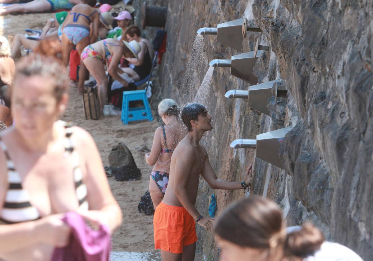 Un ducha de agua fría frente al calor.