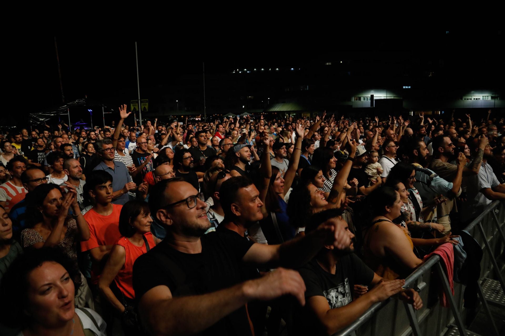 Gijón estalla con Meute, Destino 48 y La Fantástica Banda