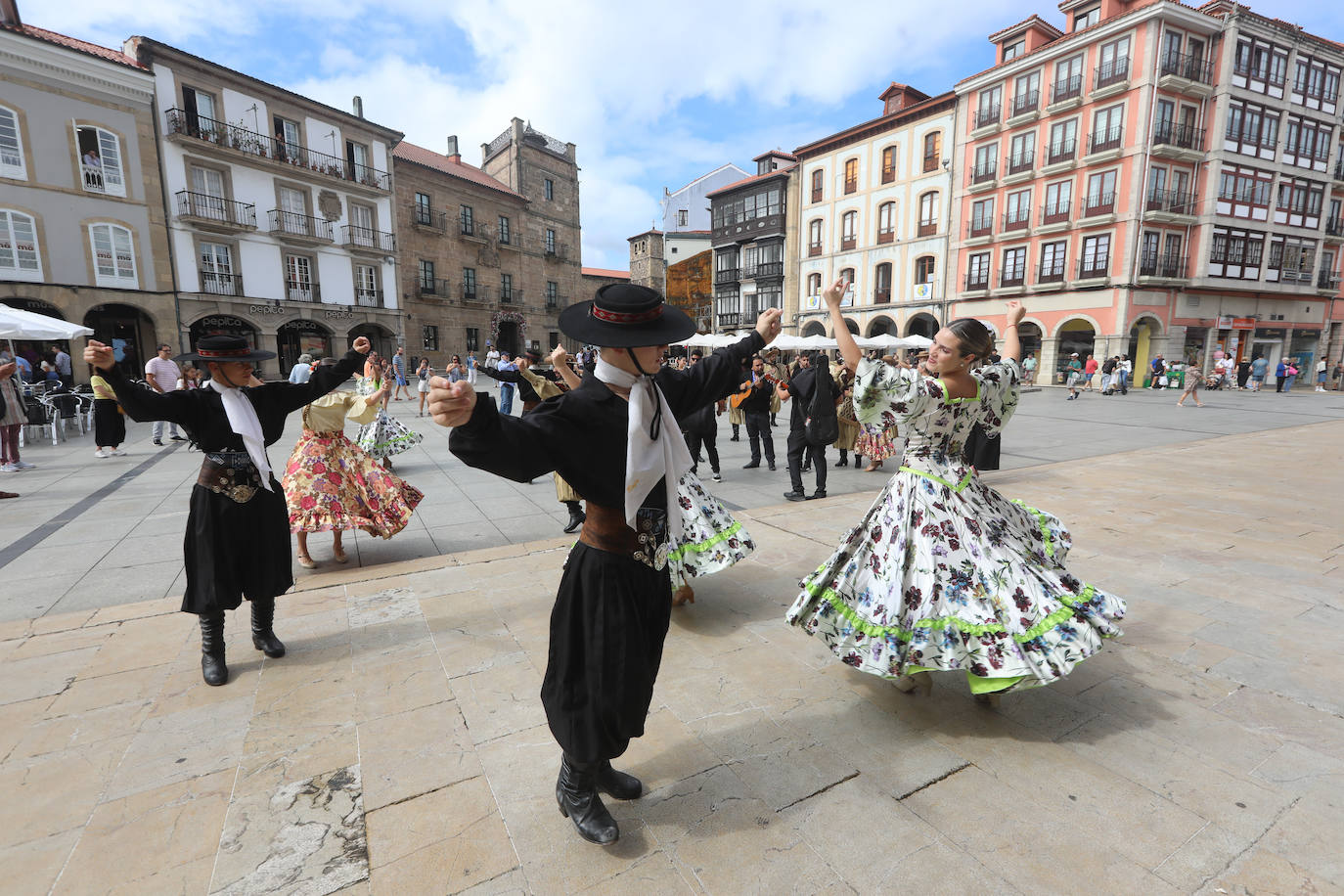 XLIII Festival de Música y Danza Popular