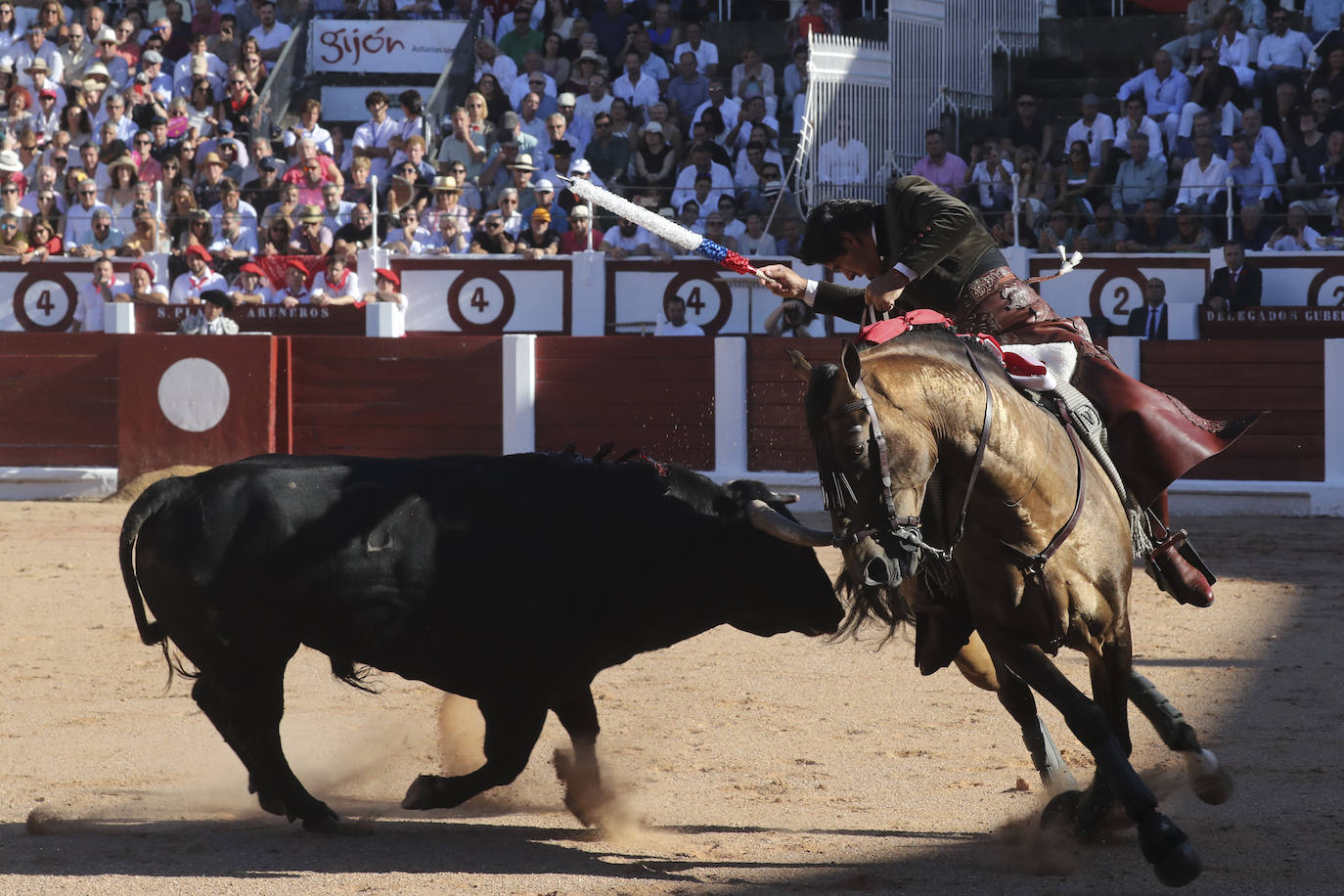 La primera tarde de toros en Gijón, en imágenes