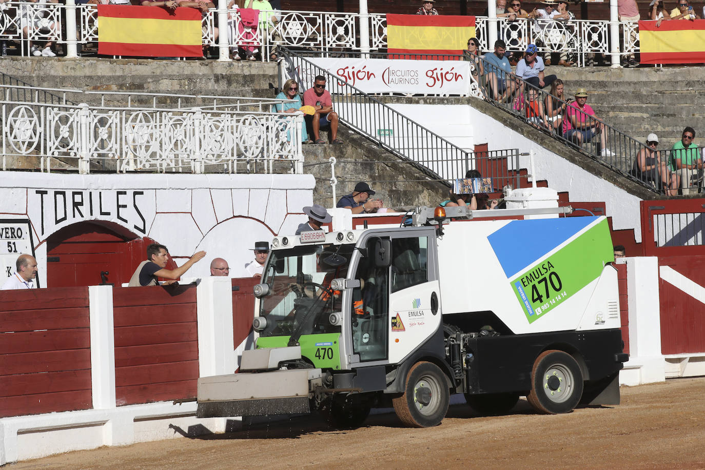 La primera tarde de toros en Gijón, en imágenes