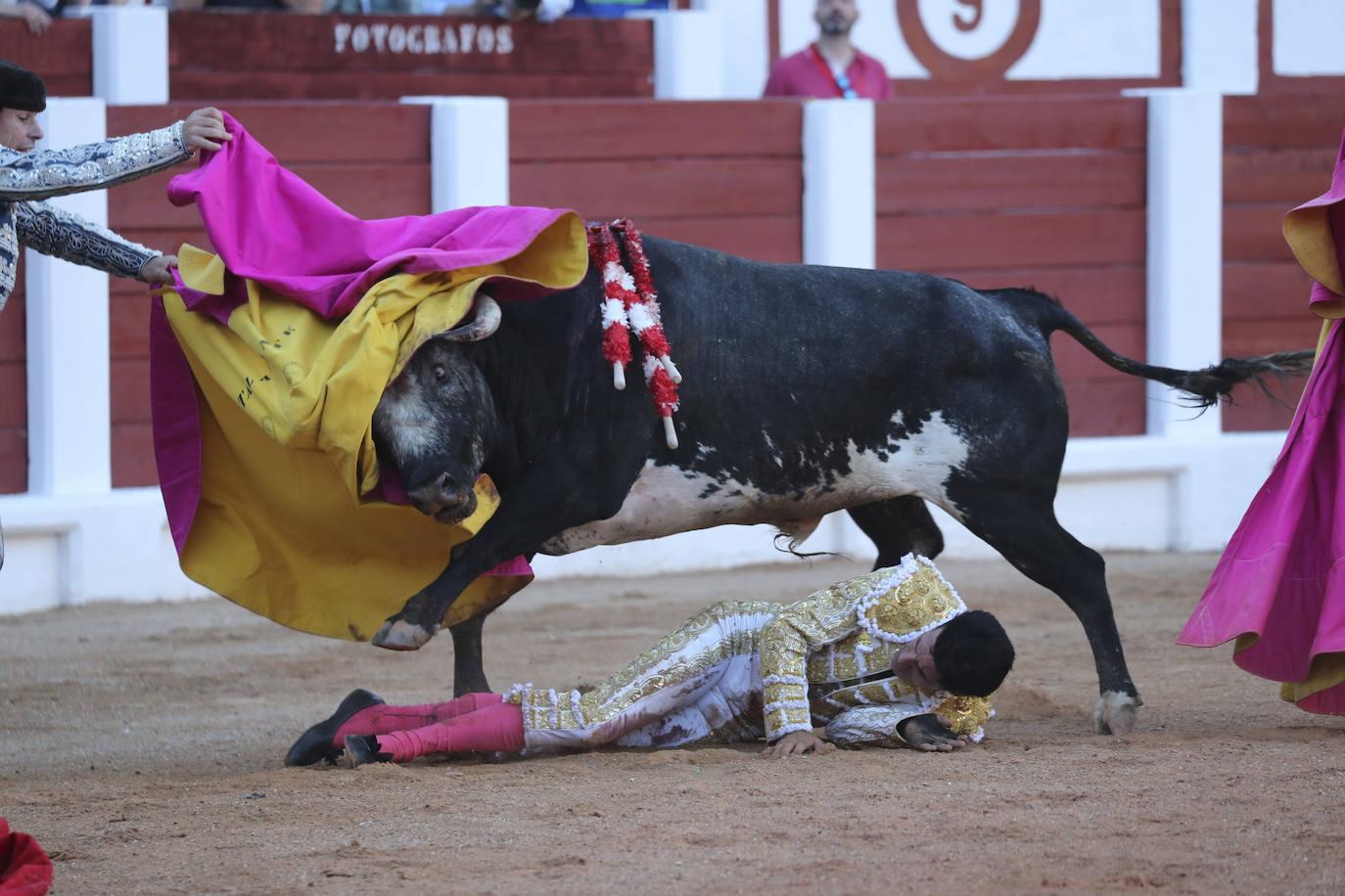 La primera tarde de toros en Gijón, en imágenes