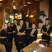 César Alberto Becerra,con parte de su equipo,en el Kausa.