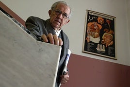 El filósofo Gustavo Bueno nació el 1 de septiembre de 1924 y murió en 2016 en Llanes.