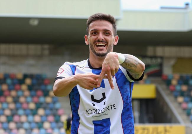 Callís anotó un gol espectacular con dedicatoria.