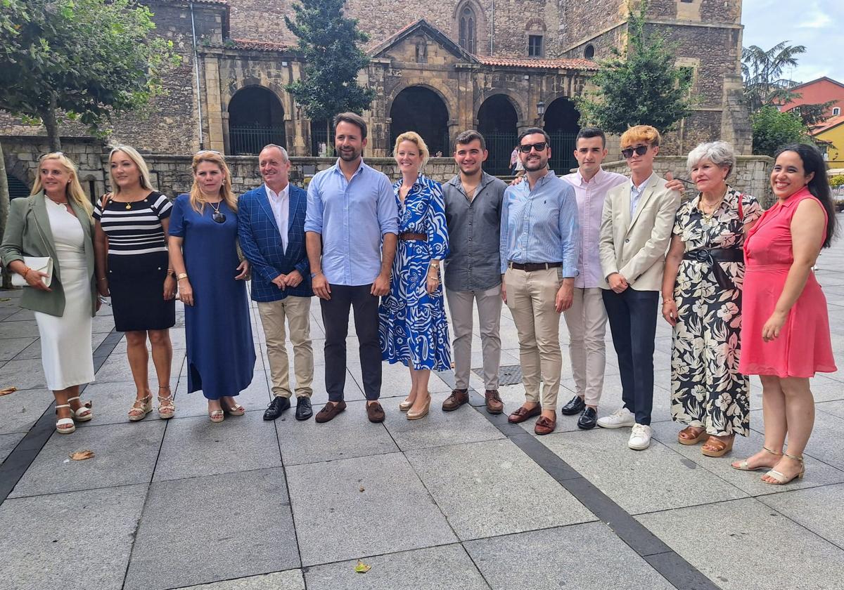 Susana Ferández, Teresa Domínguez, Claudia Liliana Navas, Manuel Ballesteros, Álvaro Queipo, Estefanía Rodríguez, Alejandro Méndez, Sergio Fernández Palomo, Mario Díaz, Carlos García, María Josefa Rodríguez y María Álvarez. .