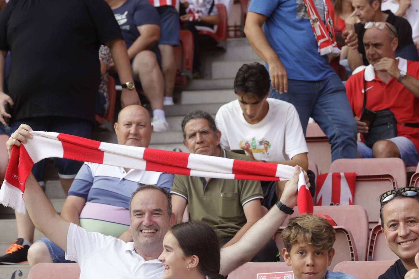 ¿Estuviste en el Sporting - Levante? ¡Búscate!