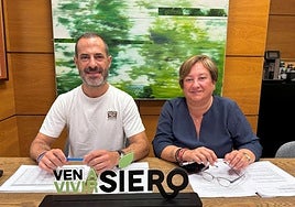 Ángel García y Ana Nosti presentan las subvenciones.