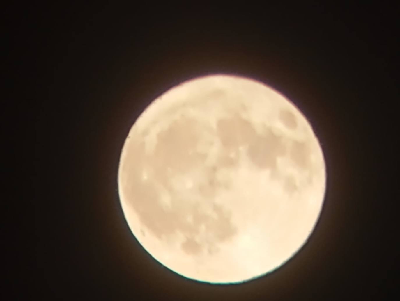 Desde Asturias hasta Río de Janeiro: así se vio la espectacular superluna azul