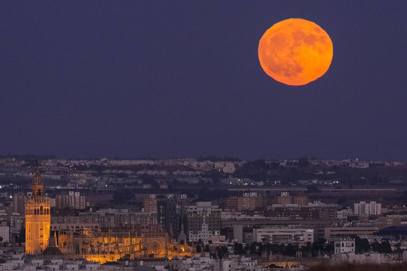 Desde Asturias hasta Río de Janeiro: así se vio la espectacular superluna azul