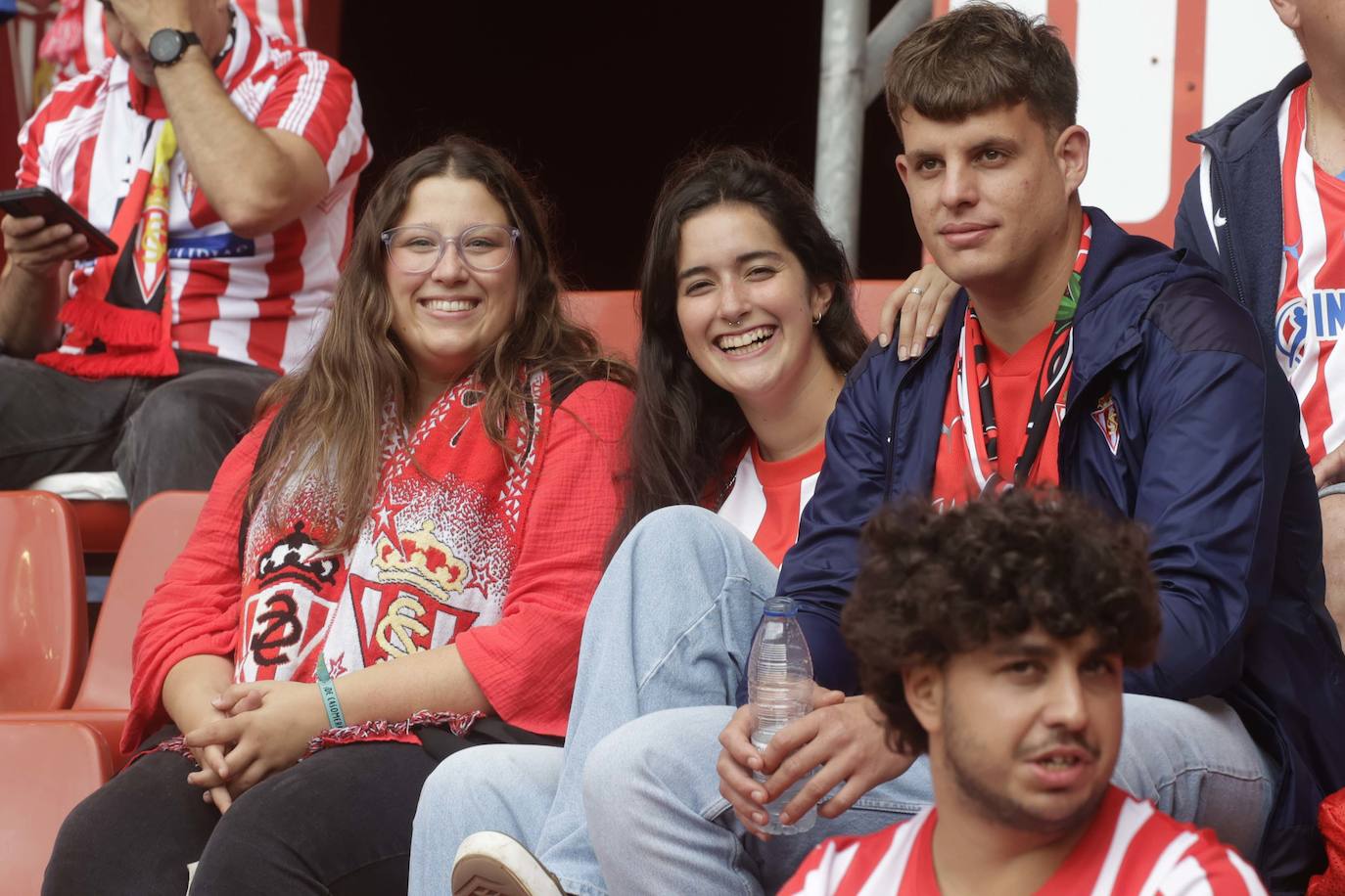 ¿Estuviste en El Molinón en el Sporting - Eldense? ¡Búscate!