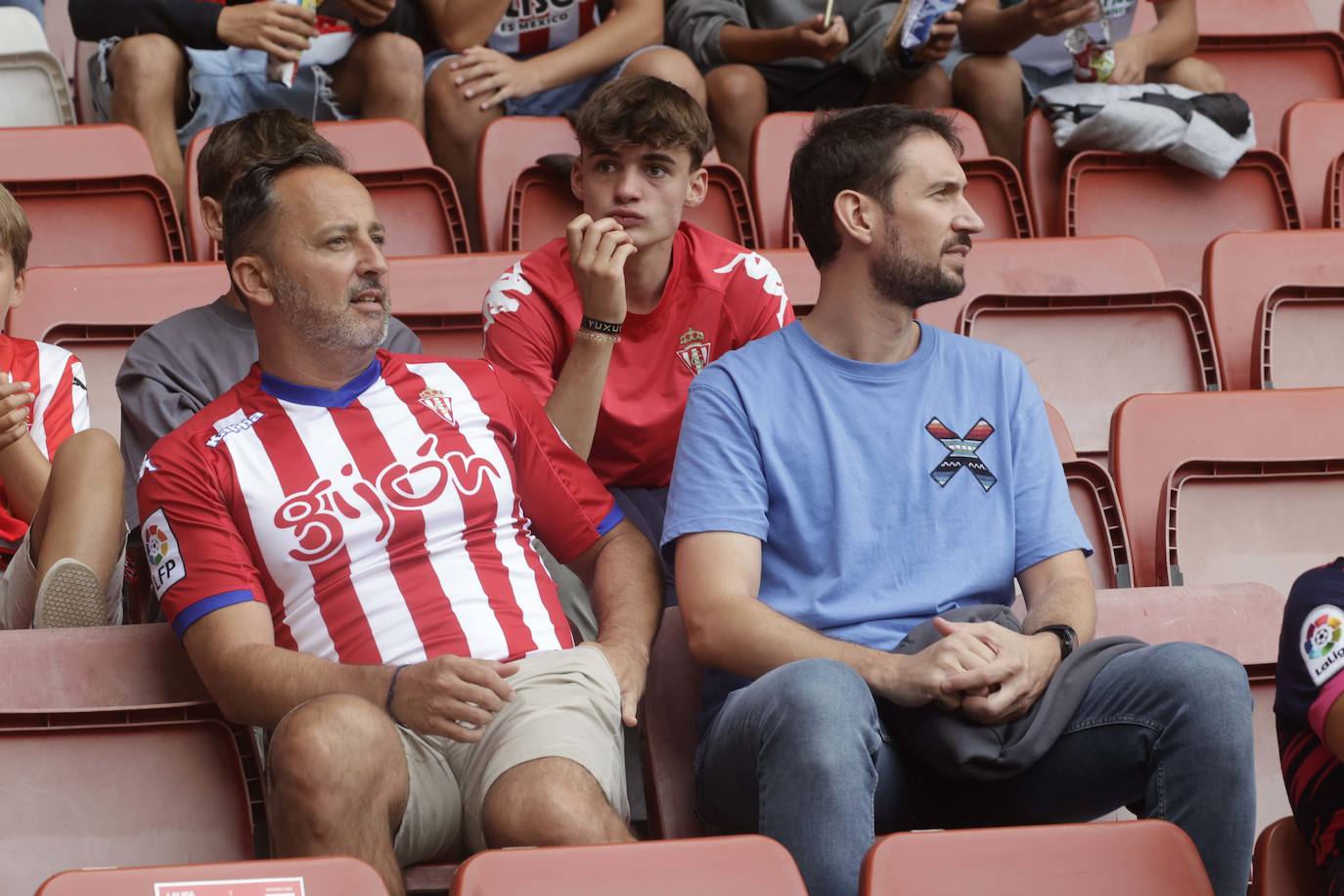 ¿Estuviste en El Molinón en el Sporting - Eldense? ¡Búscate!