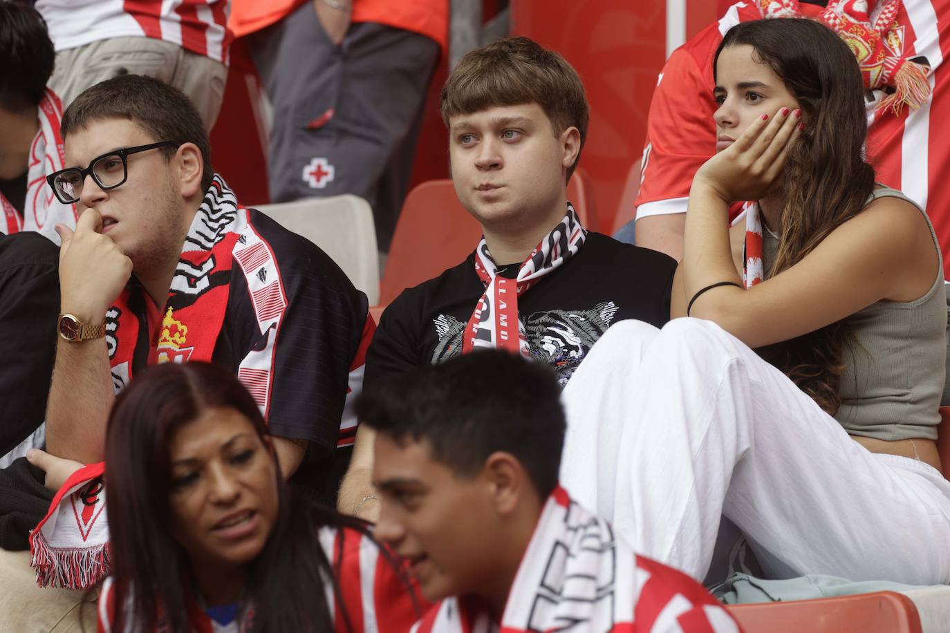 ¿Estuviste en El Molinón en el Sporting - Eldense? ¡Búscate!