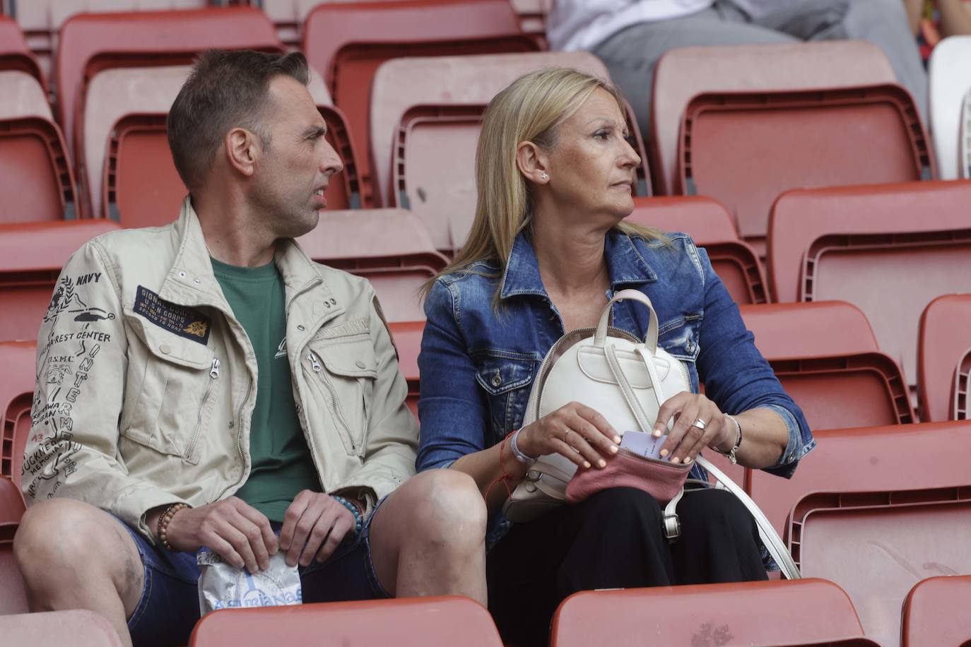 ¿Estuviste en El Molinón en el Sporting - Eldense? ¡Búscate!