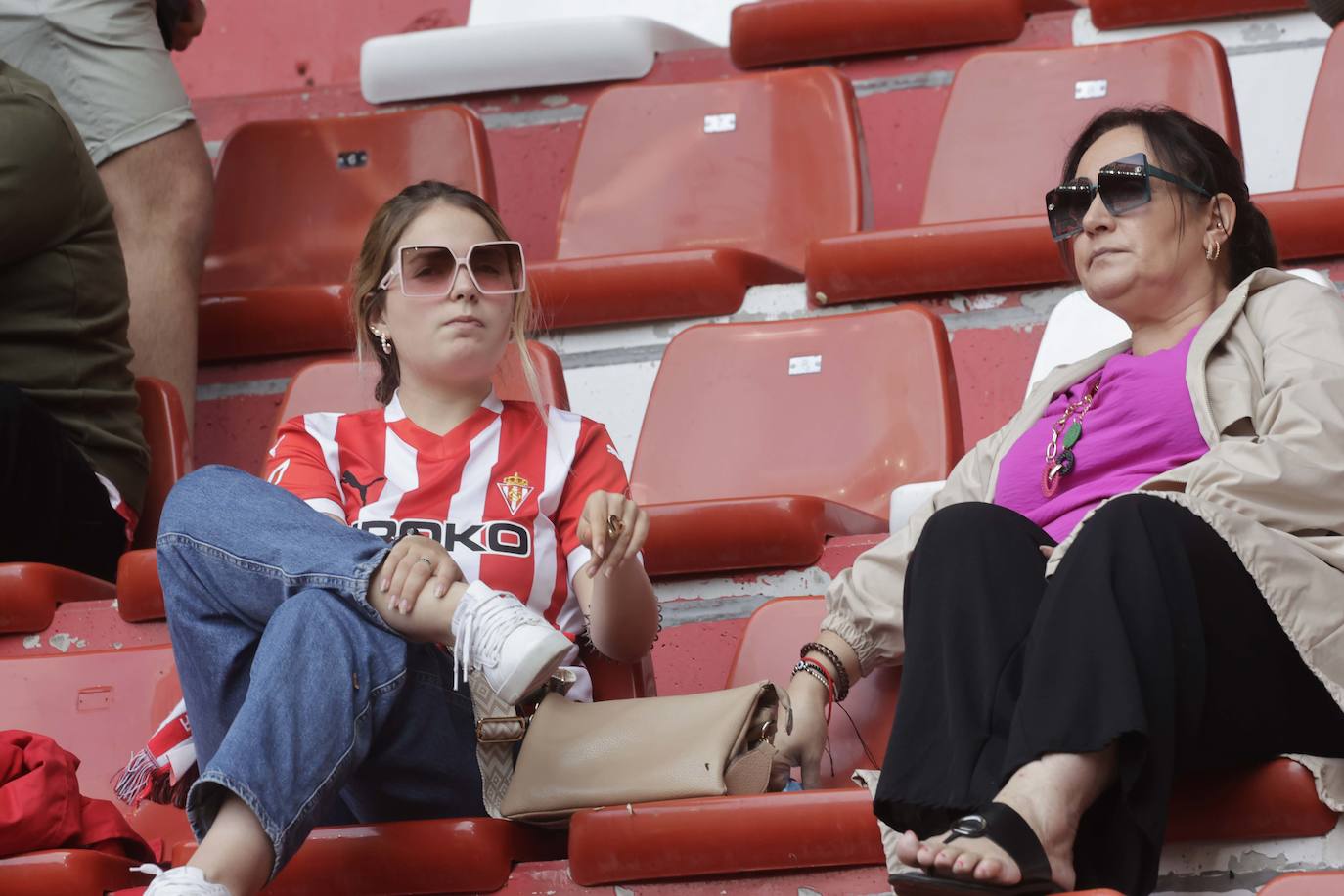 ¿Estuviste en El Molinón en el Sporting - Eldense? ¡Búscate!