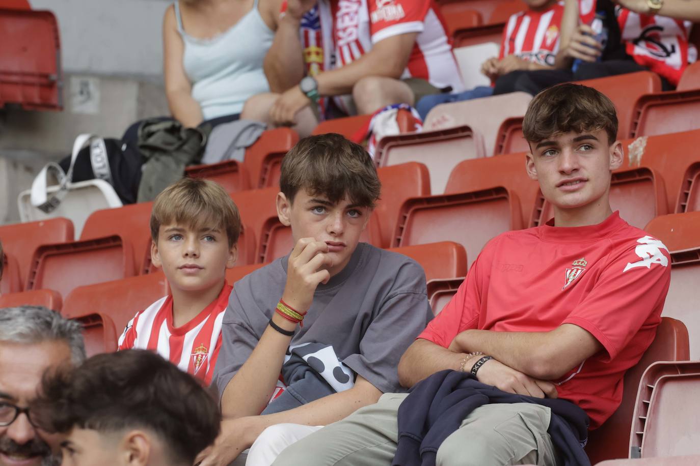 ¿Estuviste en El Molinón en el Sporting - Eldense? ¡Búscate!