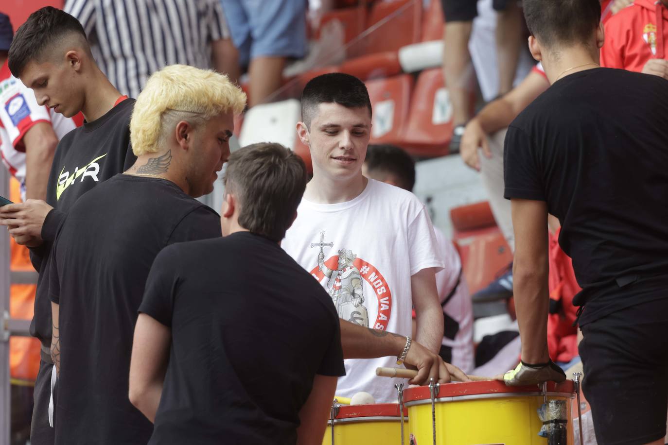 ¿Estuviste en El Molinón en el Sporting - Eldense? ¡Búscate!