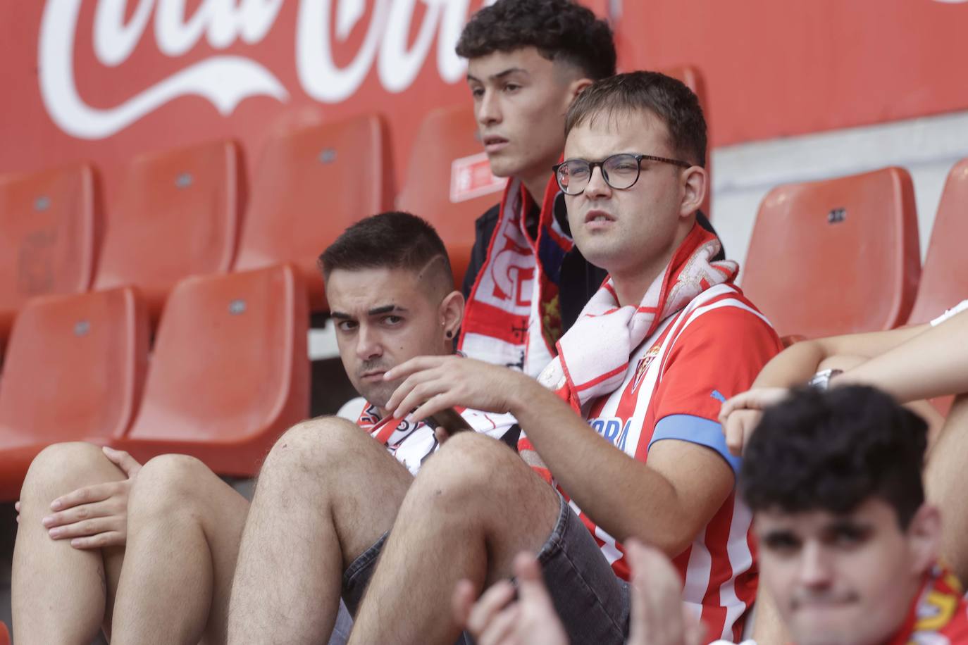 ¿Estuviste en El Molinón en el Sporting - Eldense? ¡Búscate!