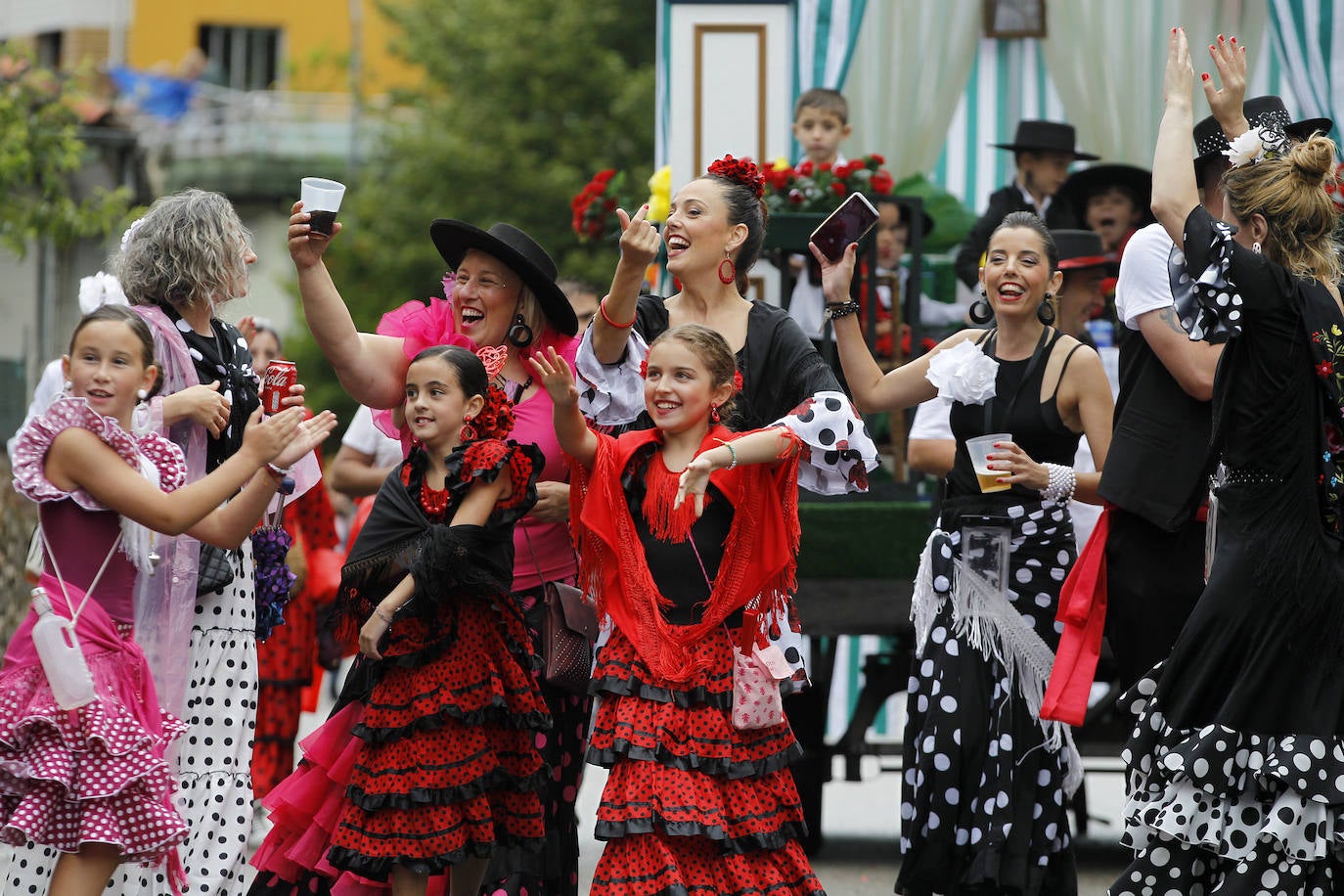 El Descenso Folklórico del Nalón no se rinde ante la lluvia