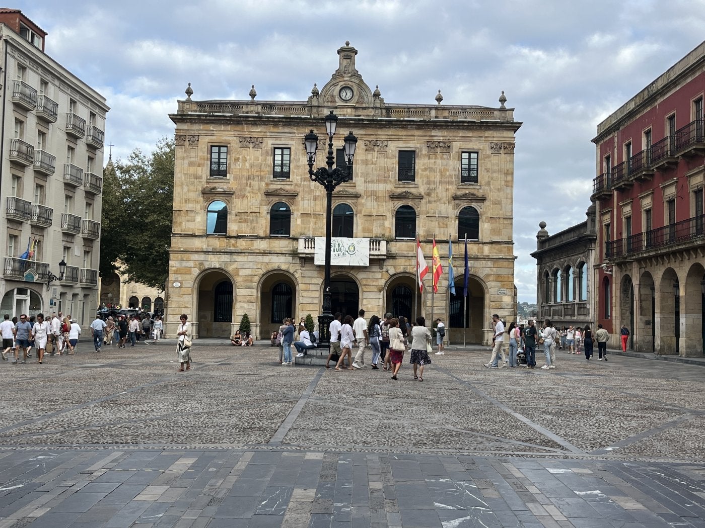 El Ayuntamiento de Gijón afirma que ninguno de sus proveedores ha caído en la ciberestafa