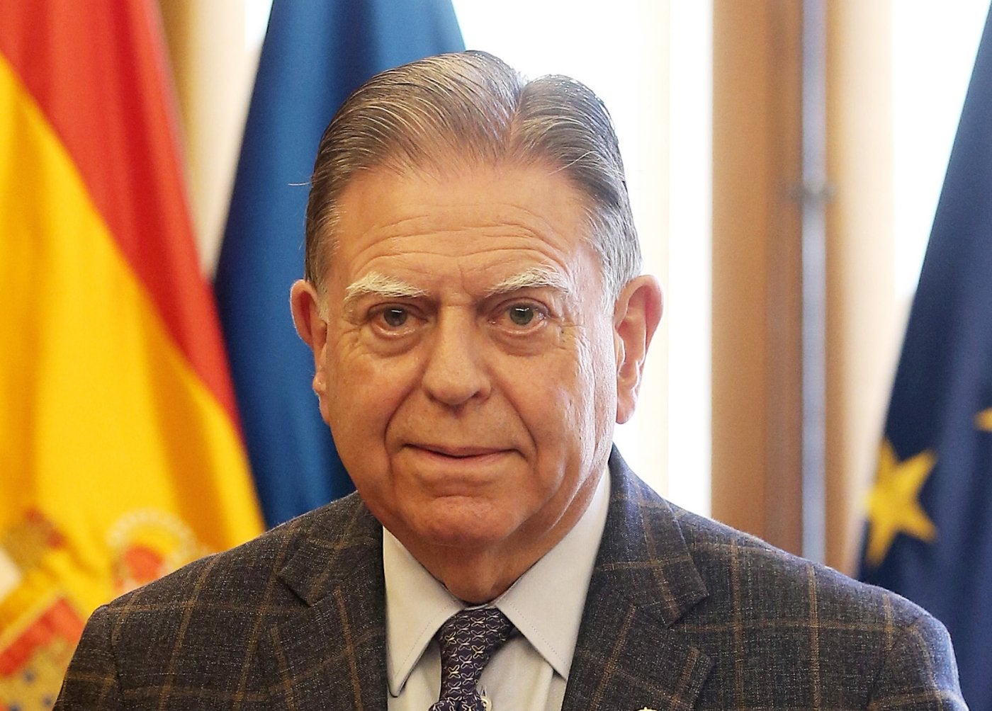 El alcalde espera resolver «en breve» el problema con las becas