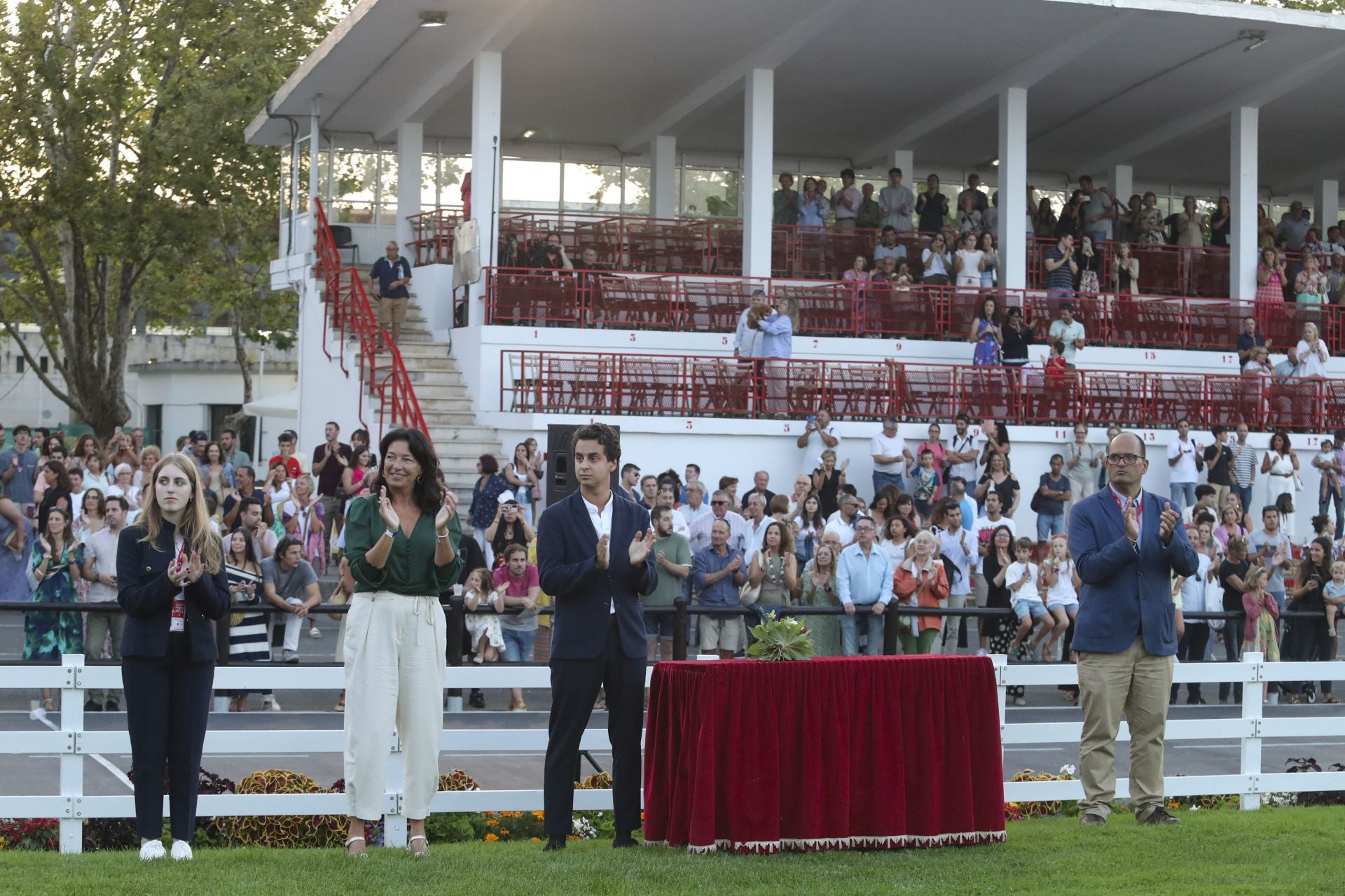 Pistoletazo de salida del concurso hípico de Gijón