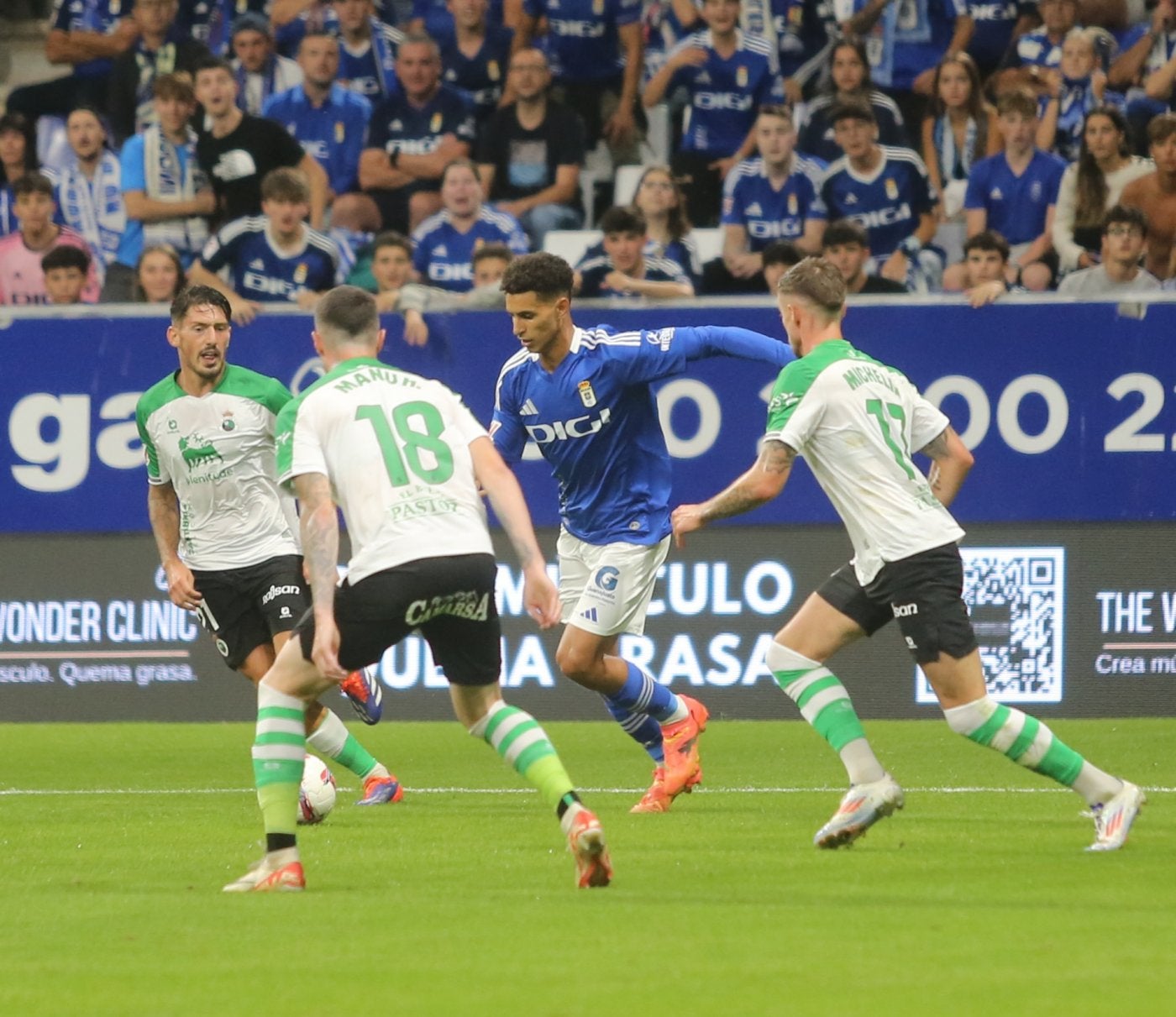 Chaira, en la jugada que propició el único gol de los azules ante el Racing.