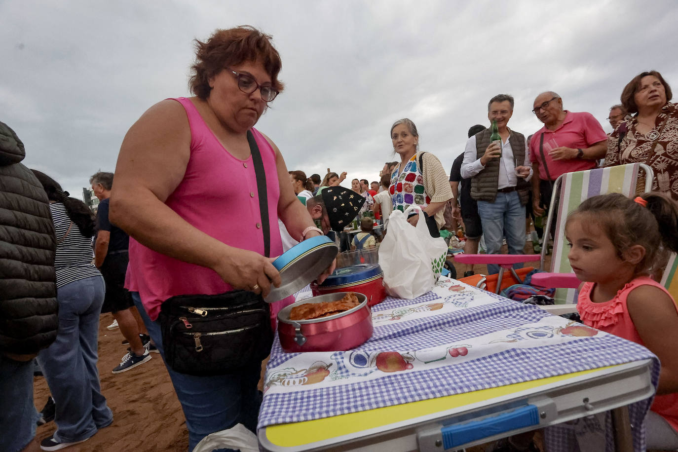 ¿Estuviste intentando batir el récord de escanciado de Gijón? ¡Búscate!