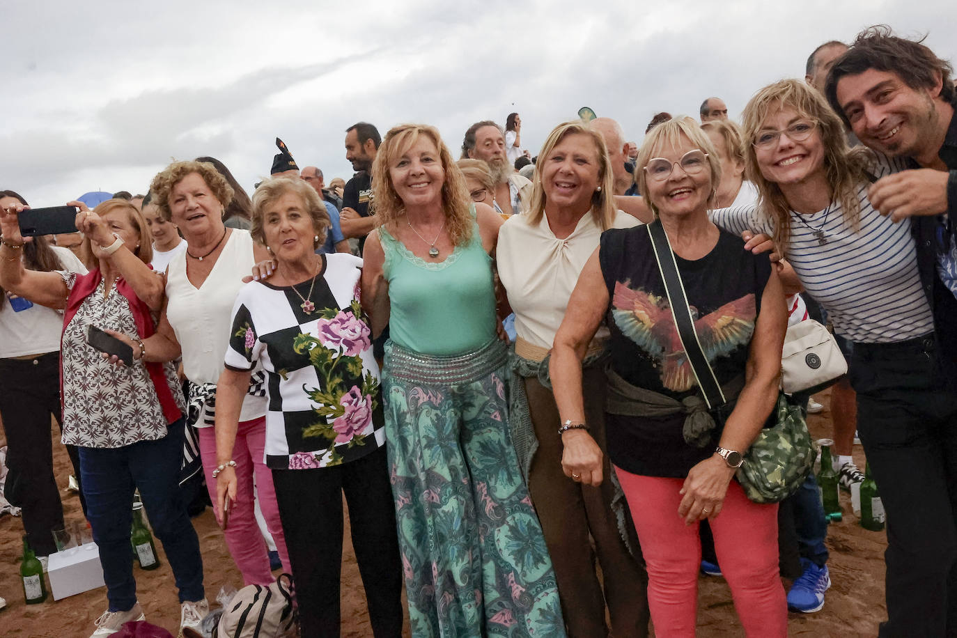 ¿Estuviste intentando batir el récord de escanciado de Gijón? ¡Búscate!