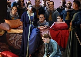 Un ensayo de la ópera 'Anna Bolena' ayer en el Teatro Campoamor.