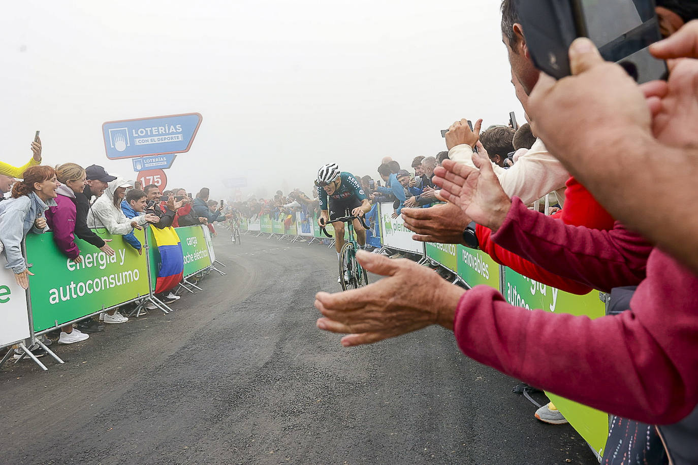 Asturias, escenario ciclista: las imágenes de la Vuelta en la llegada al Cuitu Negru